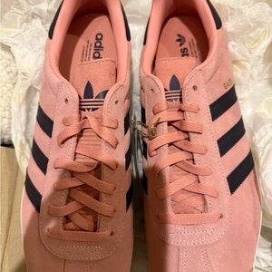 Adidas  Men's Glopnk/Aurbla/ Gazelle Glow pinkAurora Black/Core White new